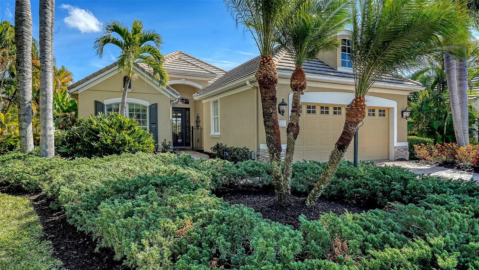 LAKEWOOD RANCH COUNTRY CLUB VILLAGE HH - Residential