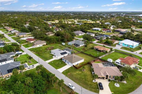 A home in PORT CHARLOTTE