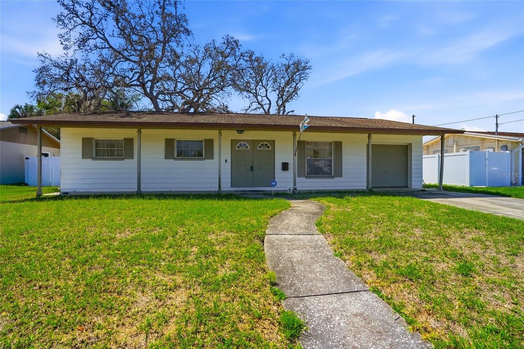 Photo of 3312 W Burke St, Tampa, FL 33614 (MLS # TB8487762)