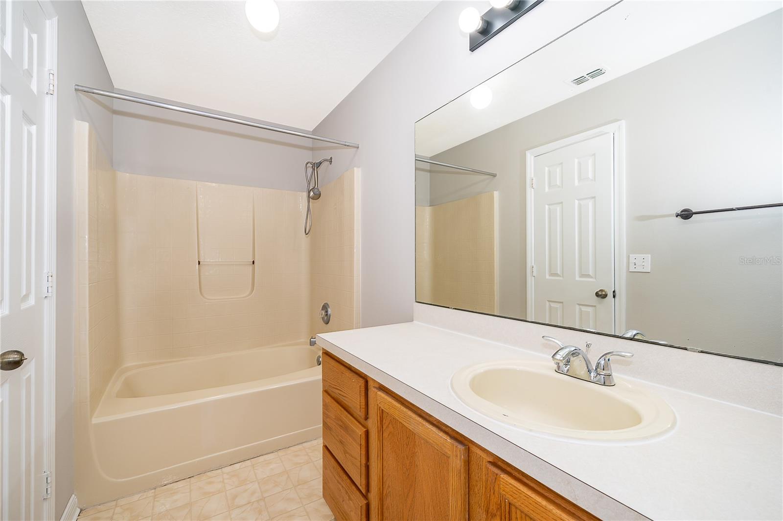 SKYRIDGE VLY PH 02 H I J K L M - Residential