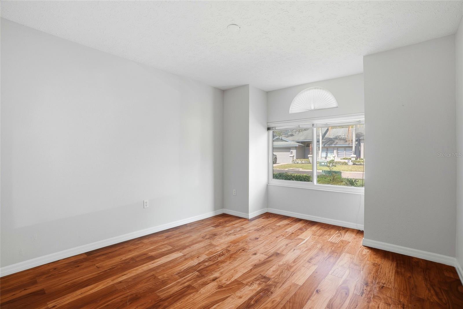 HUNTERS TRAIL TWNHMS - Residential