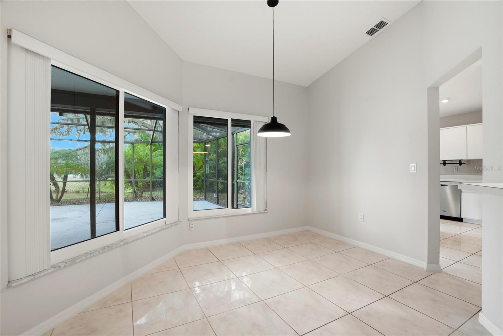 HUNTERS TRAIL TWNHMS - Residential