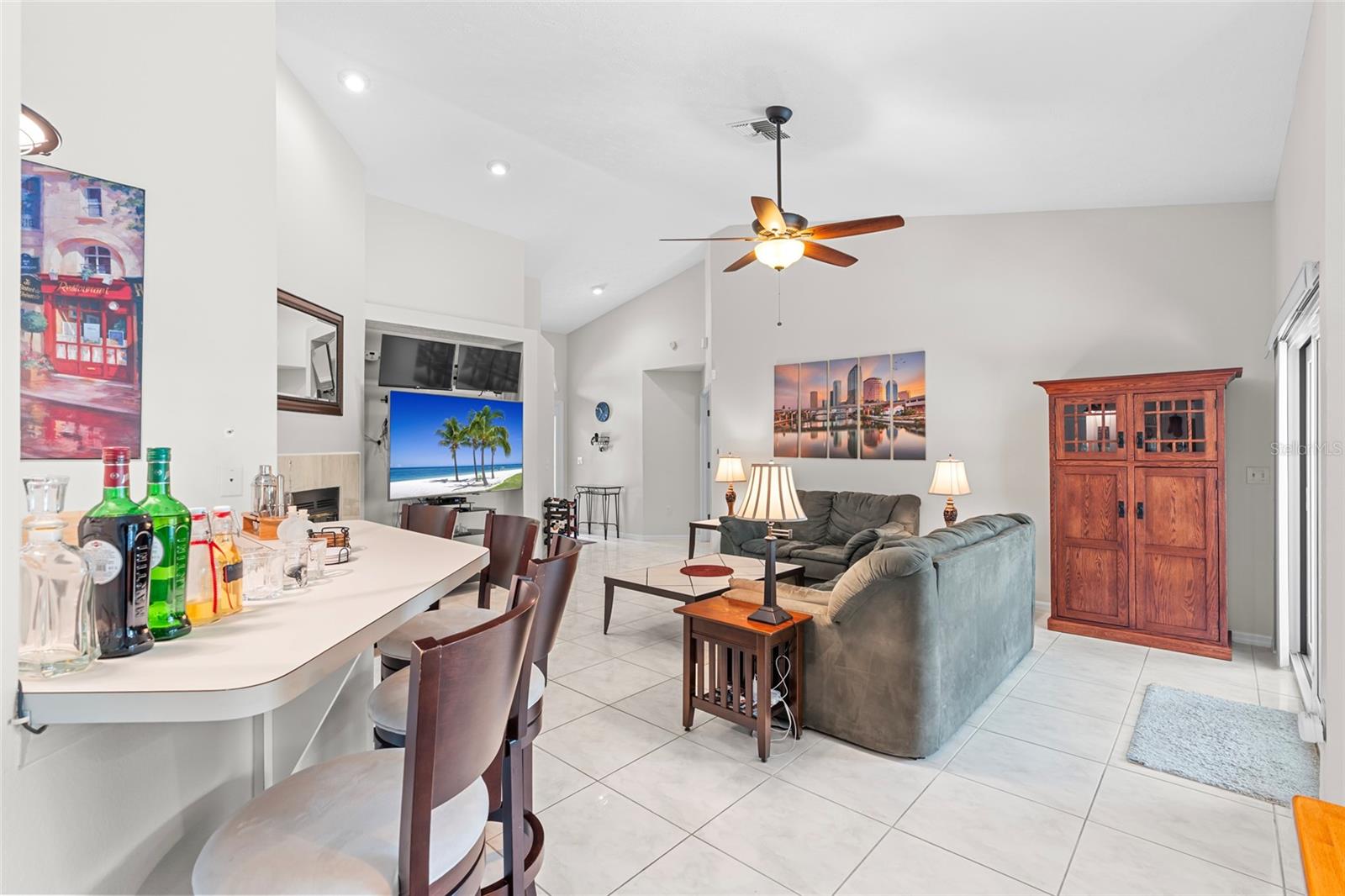 HUNTERS TRAIL TWNHMS - Residential