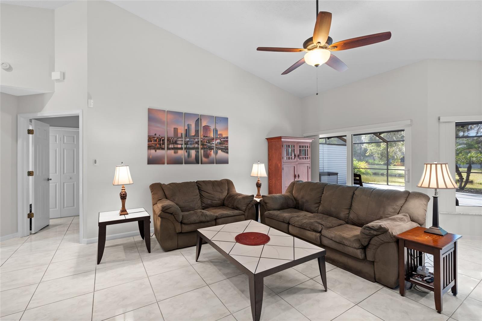 HUNTERS TRAIL TWNHMS - Residential