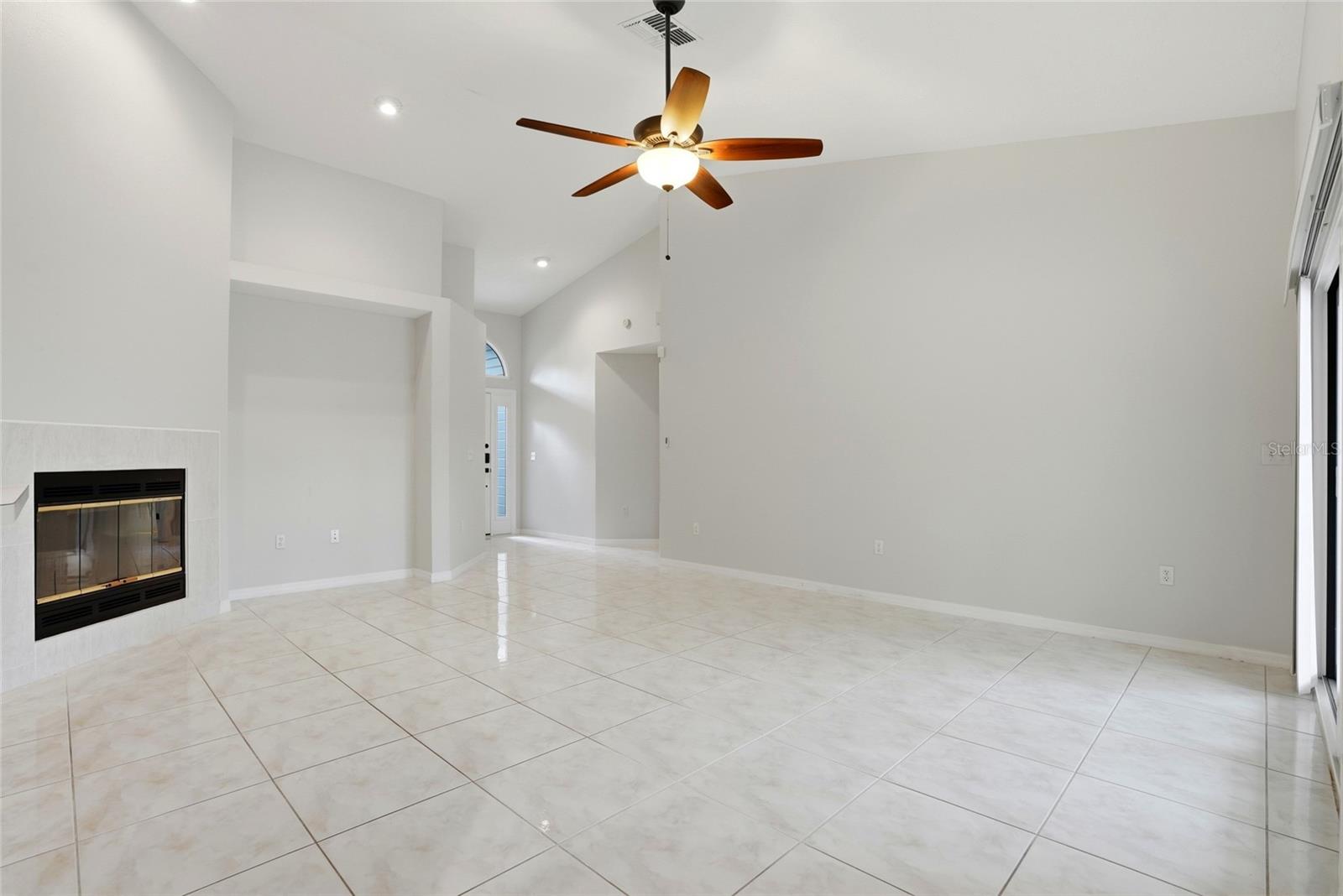 HUNTERS TRAIL TWNHMS - Residential