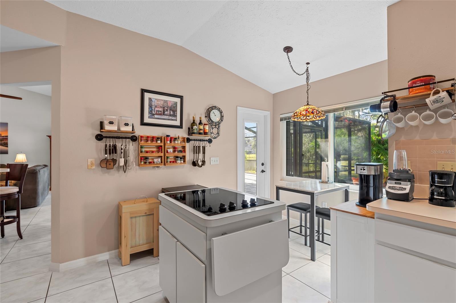 HUNTERS TRAIL TWNHMS - Residential