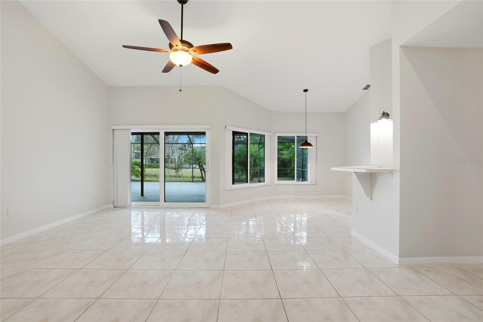 HUNTERS TRAIL TWNHMS - Residential