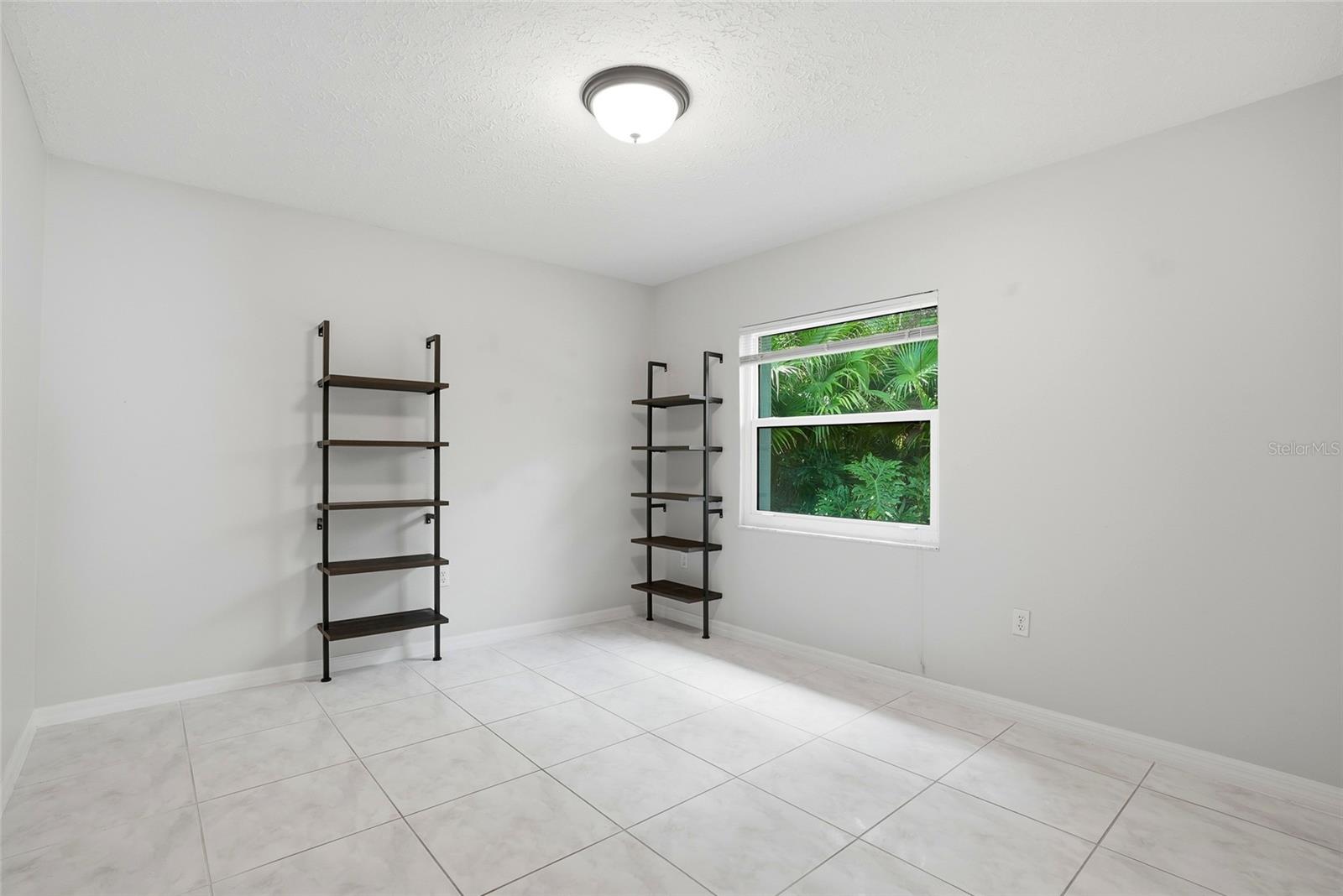 HUNTERS TRAIL TWNHMS - Residential