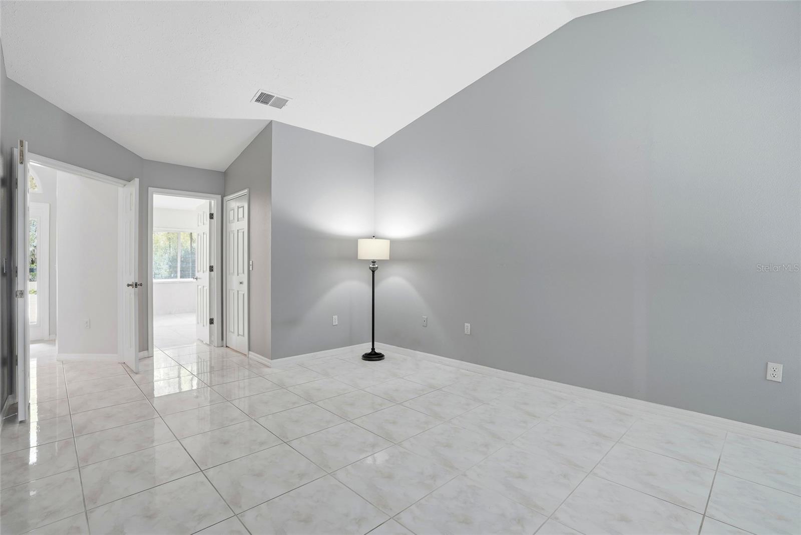 HUNTERS TRAIL TWNHMS - Residential