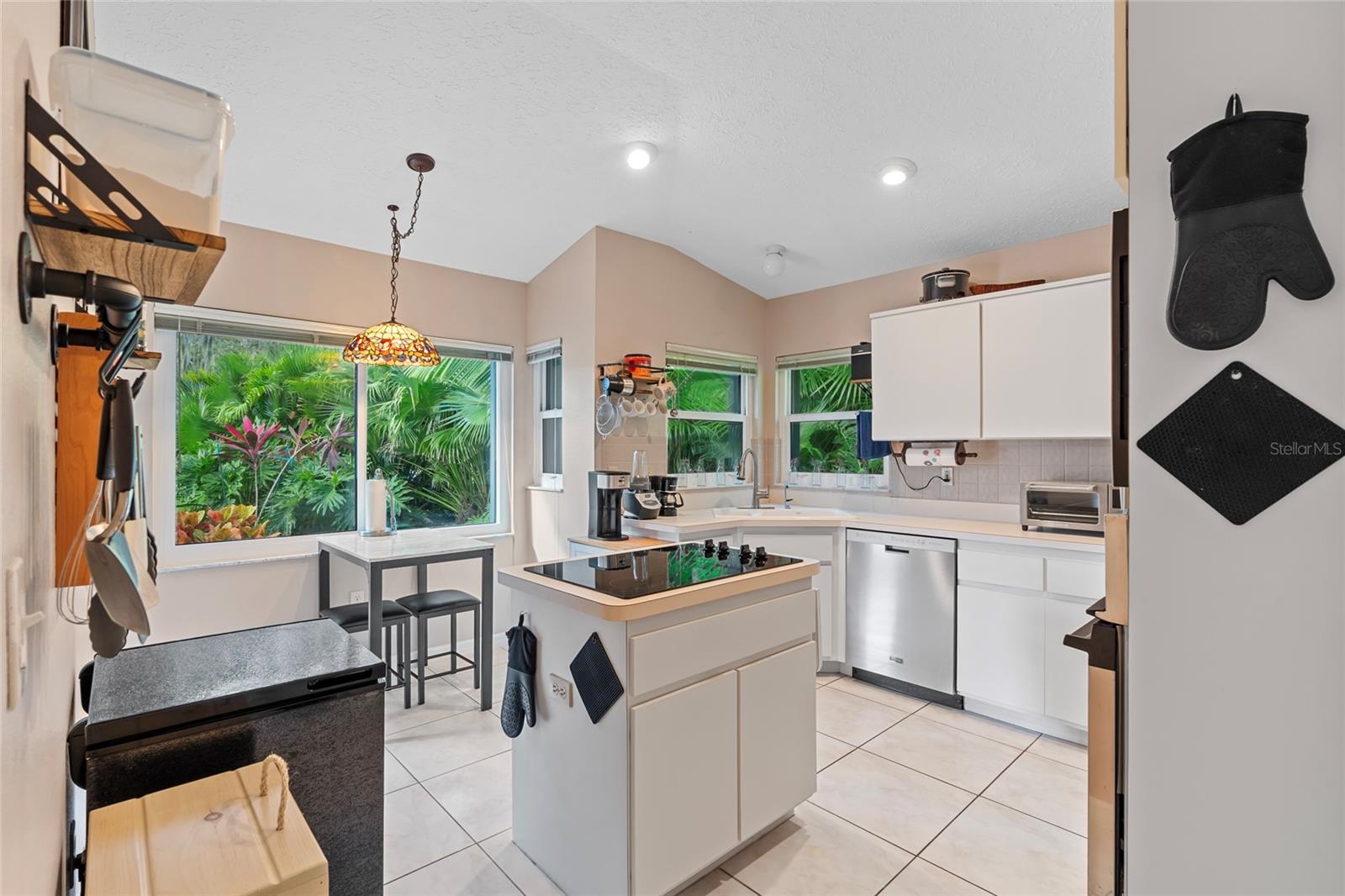 HUNTERS TRAIL TWNHMS - Residential