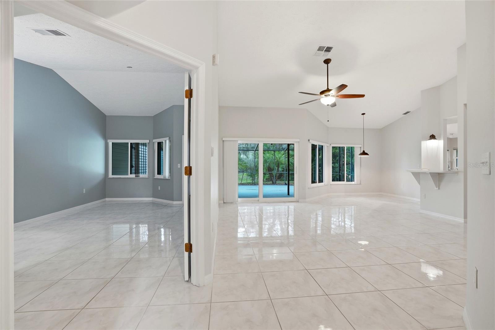 HUNTERS TRAIL TWNHMS - Residential