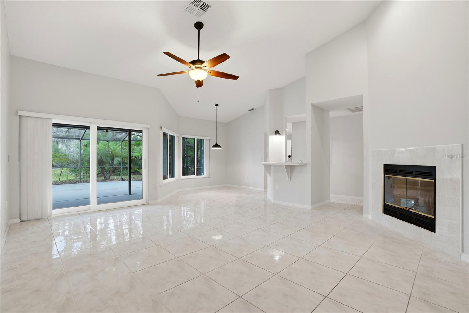 HUNTERS TRAIL TWNHMS - Residential