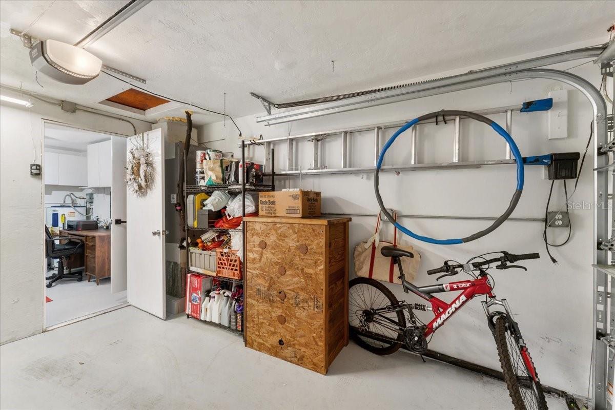 TAHITIAN HOMES - Residential