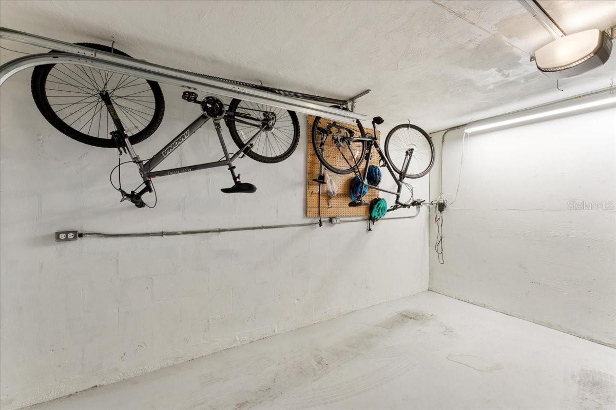 TAHITIAN HOMES - Residential