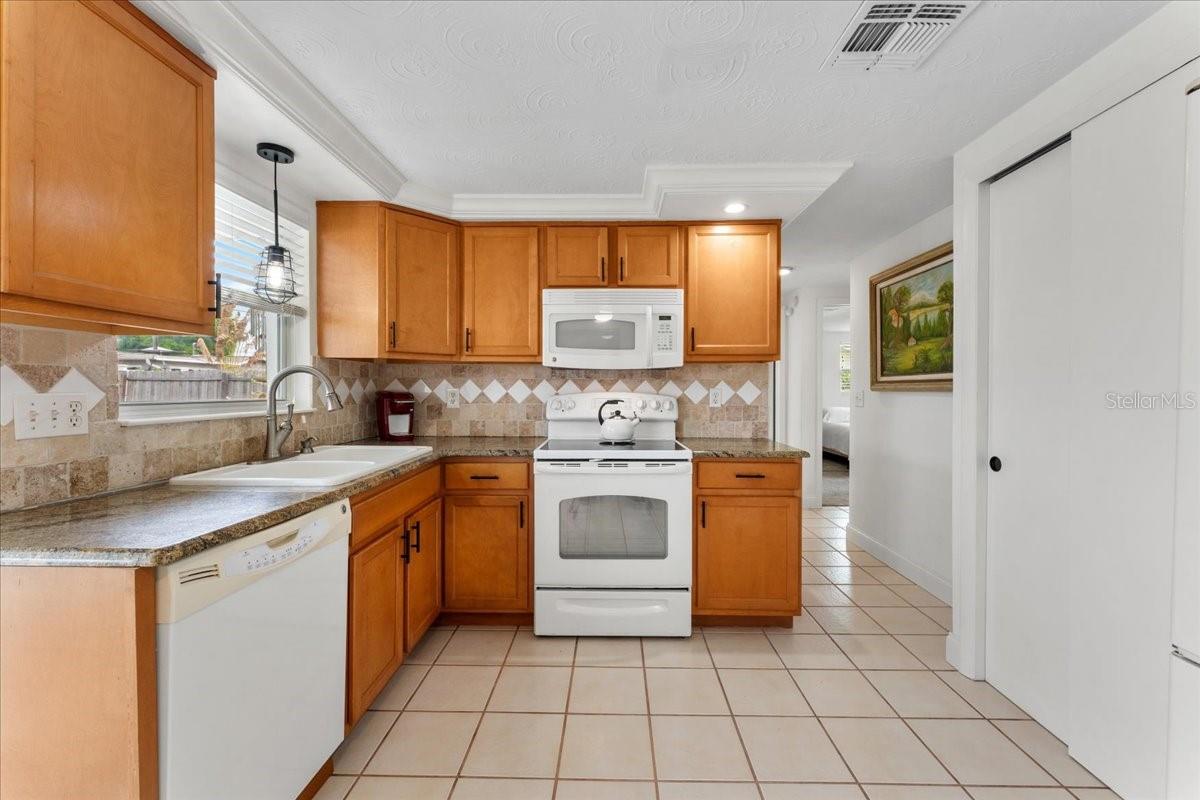 TAHITIAN HOMES - Residential