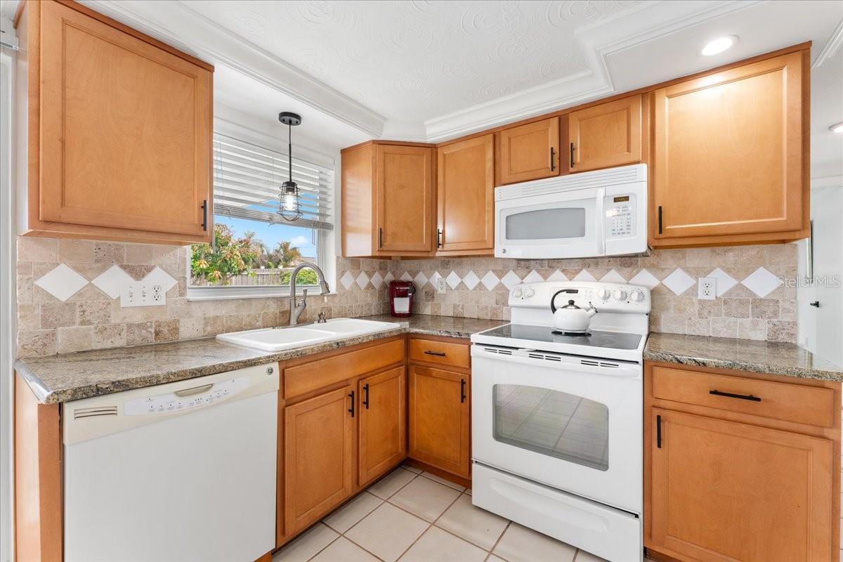 TAHITIAN HOMES - Residential