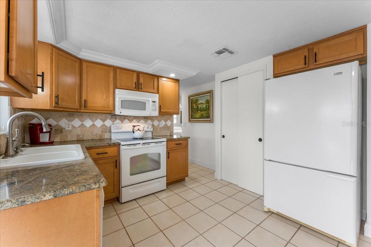 TAHITIAN HOMES - Residential