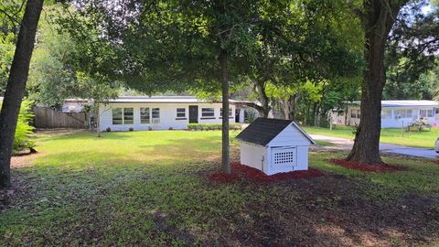 A home in BELLEVIEW