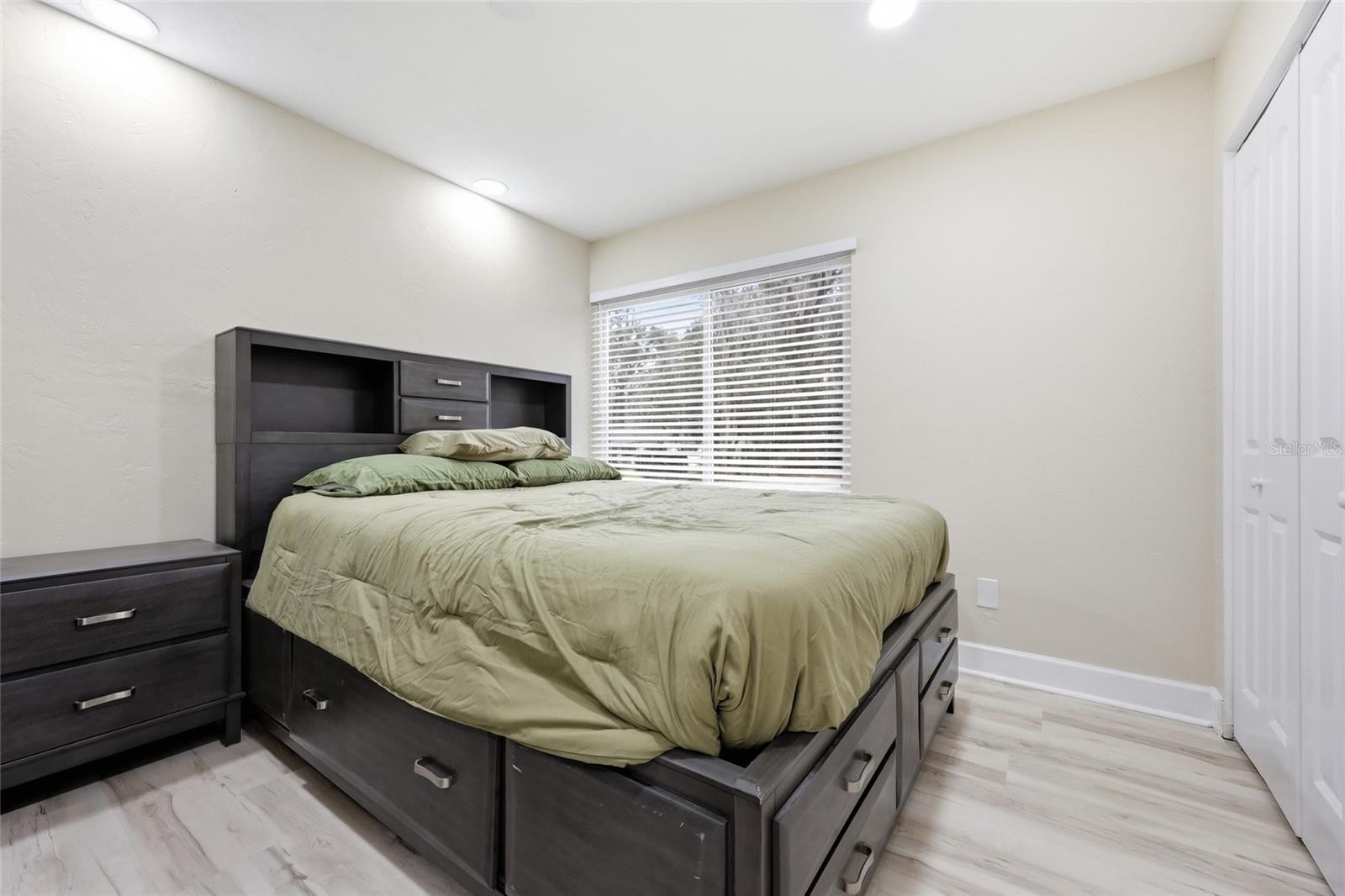 OAK MEADOWS - Residential