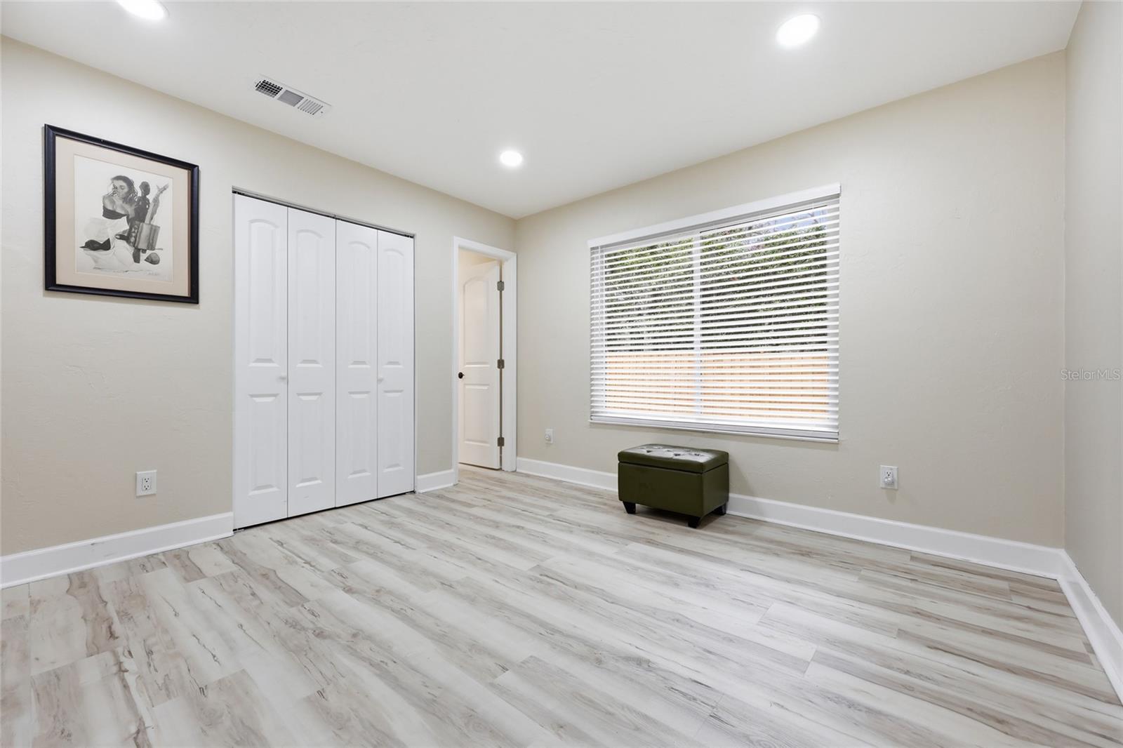 OAK MEADOWS - Residential