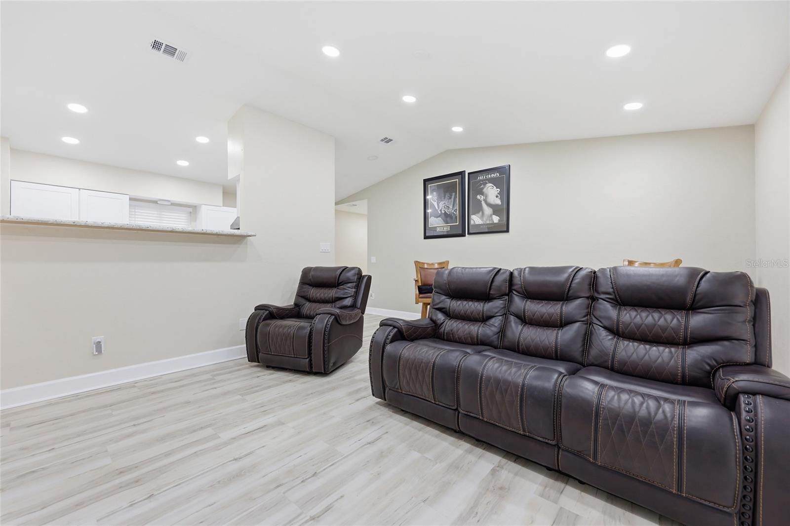 OAK MEADOWS - Residential