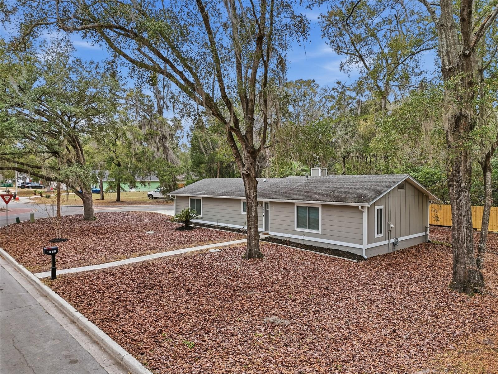 OAK MEADOWS - Residential