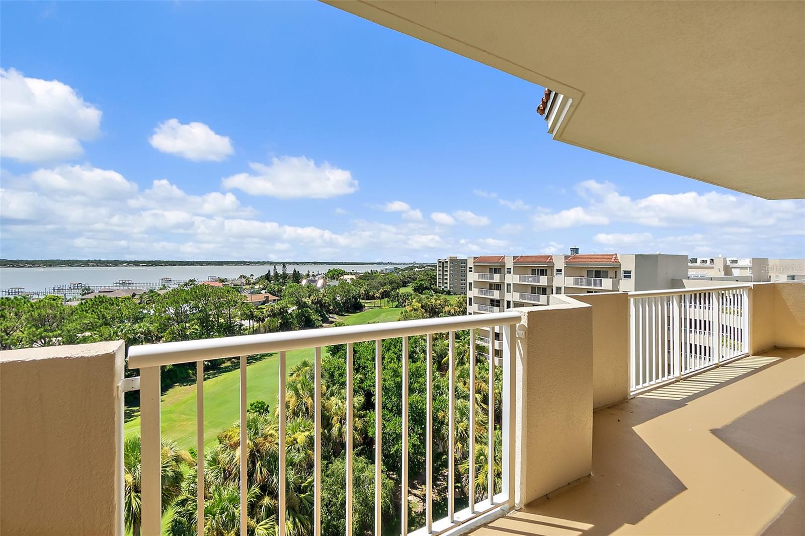 OCEANS CLOVERLEAF CONDO - Residential