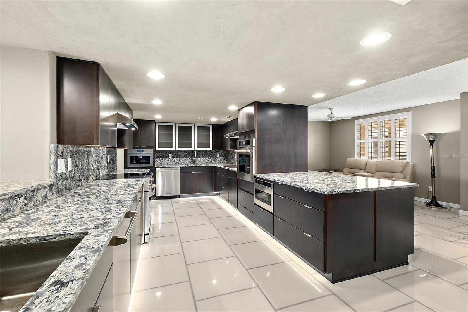 OCEANS CLOVERLEAF CONDO - Residential