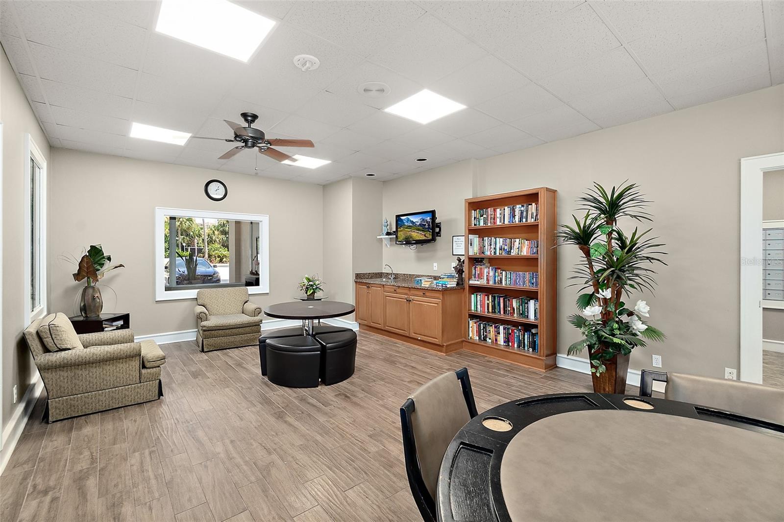 OCEANS CLOVERLEAF CONDO - Residential