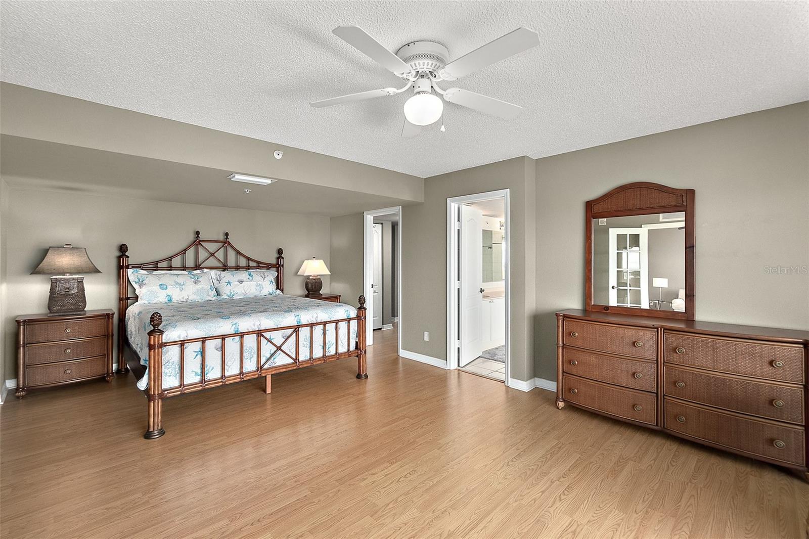 OCEANS CLOVERLEAF CONDO - Residential