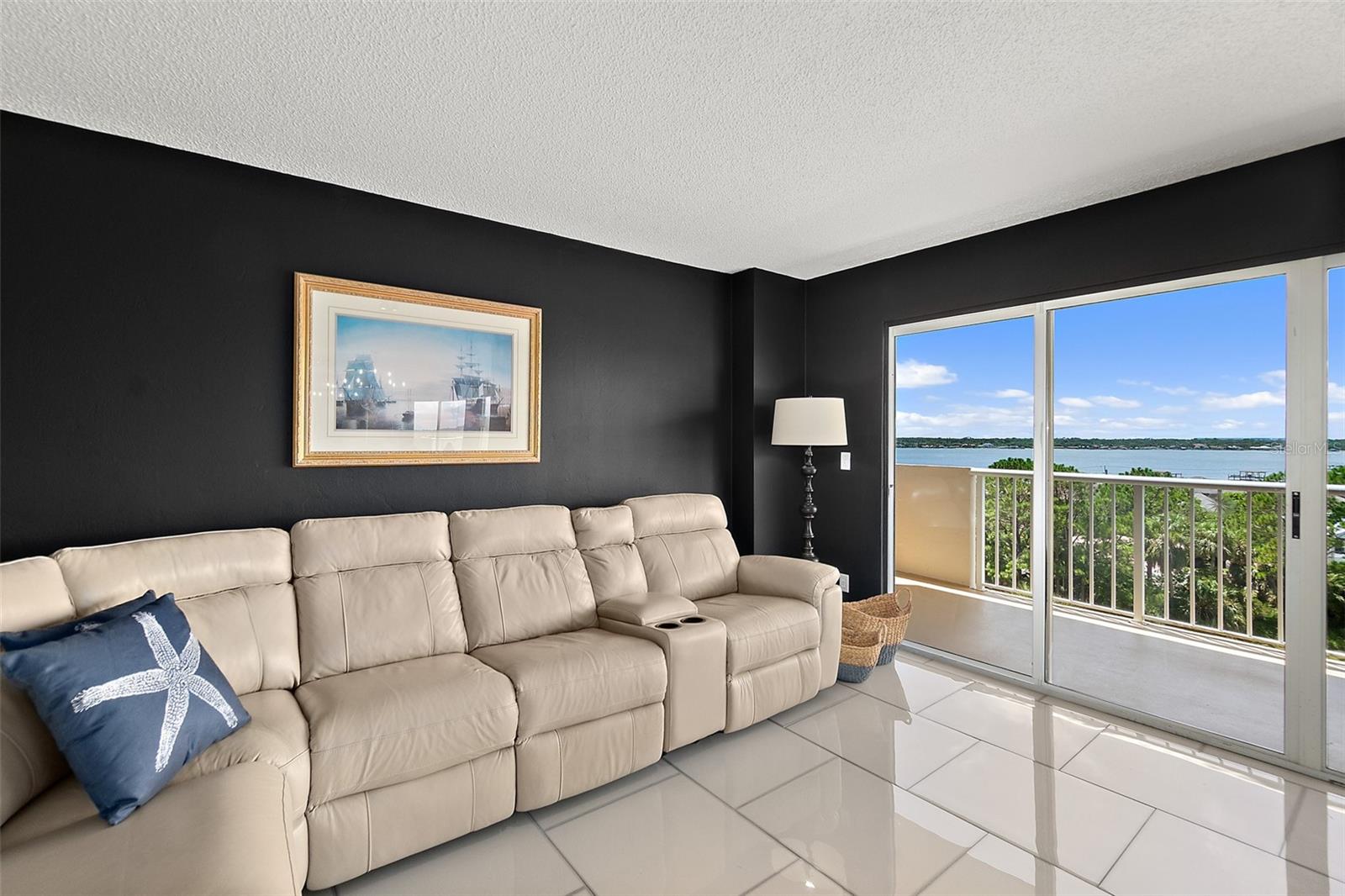 OCEANS CLOVERLEAF CONDO - Residential