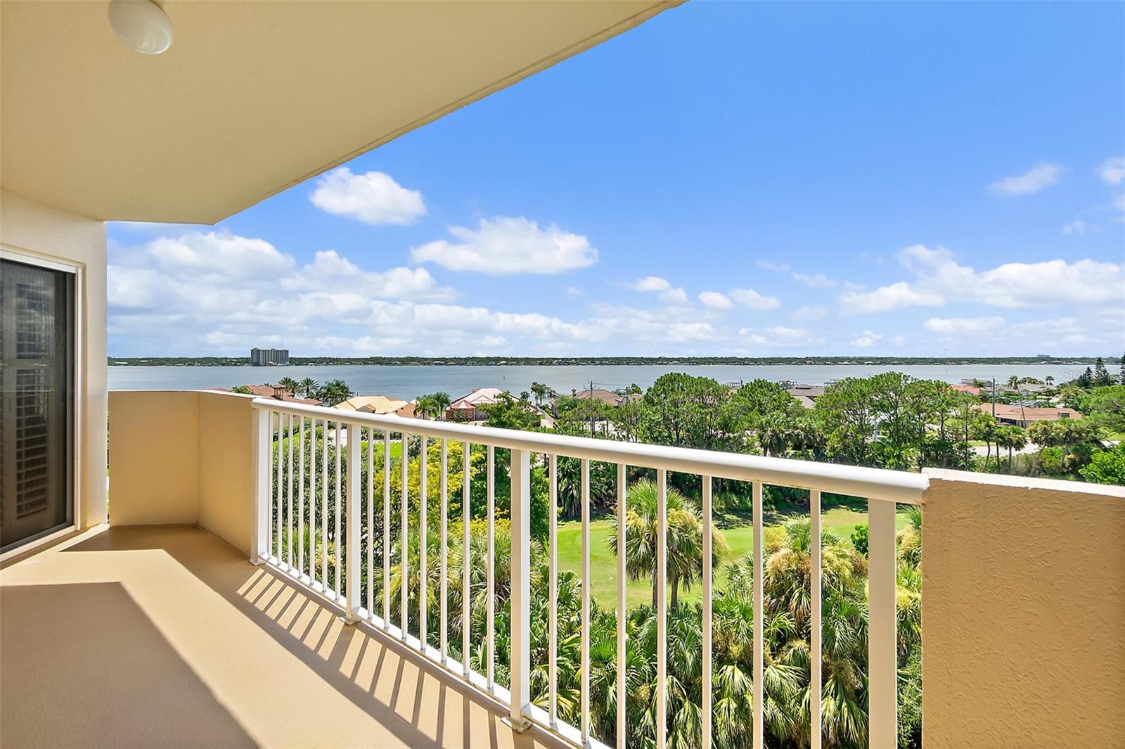 OCEANS CLOVERLEAF CONDO - Residential
