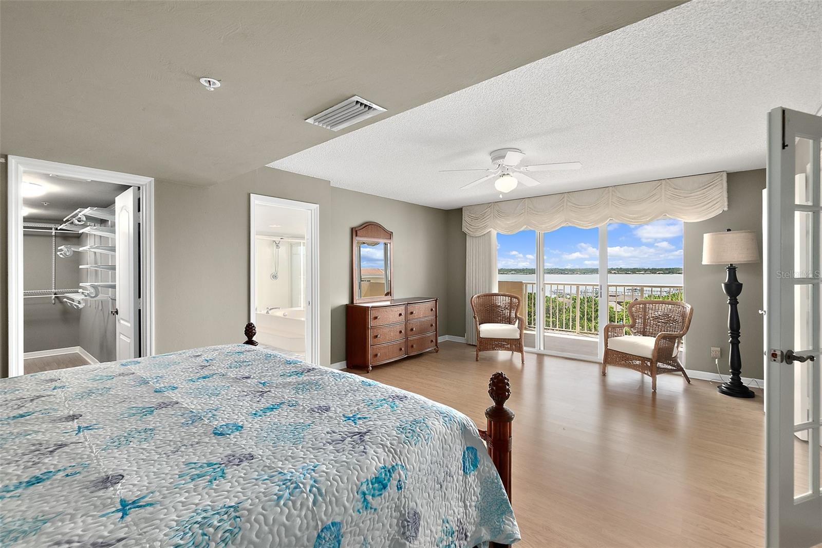 OCEANS CLOVERLEAF CONDO - Residential