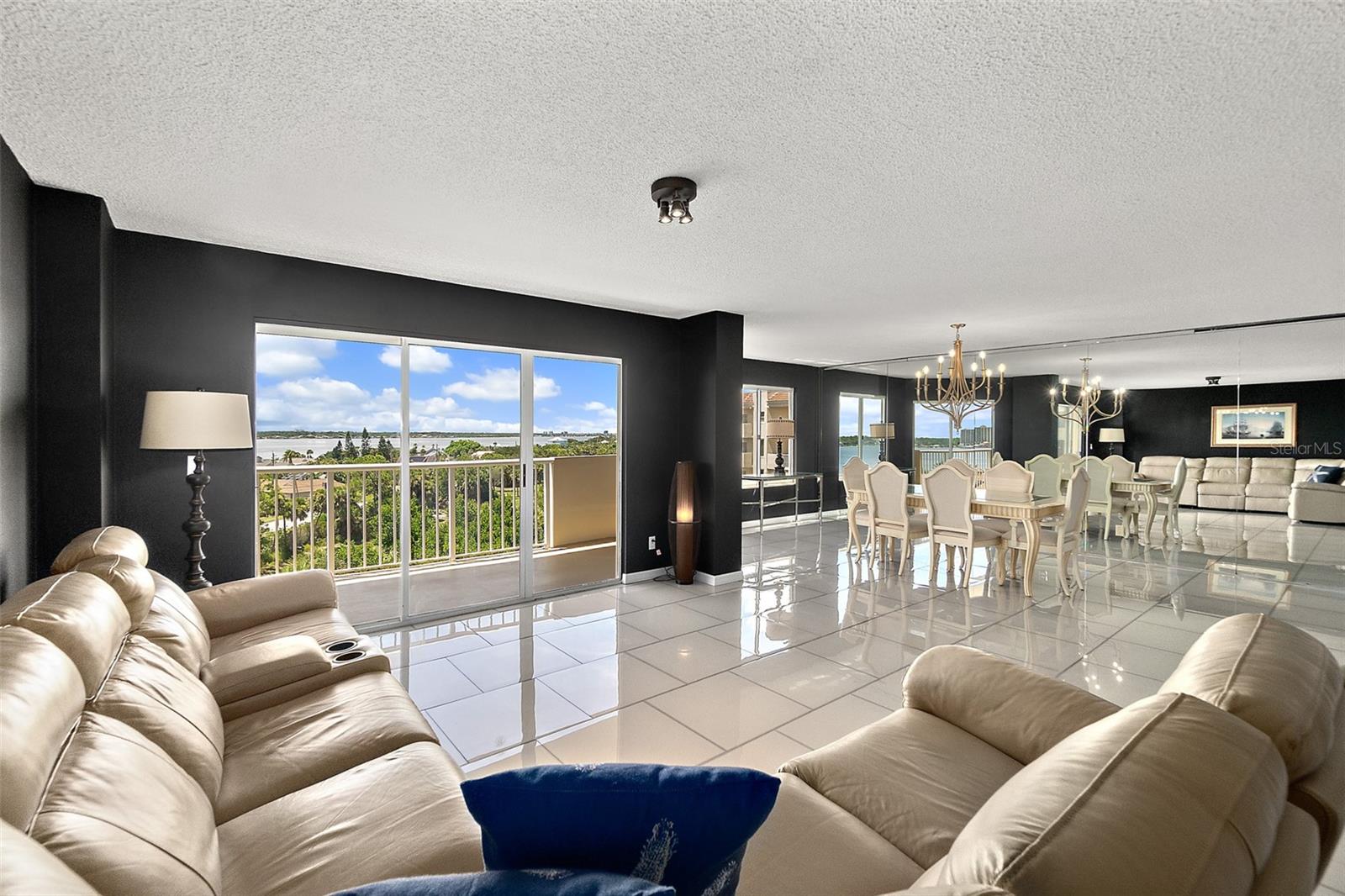 OCEANS CLOVERLEAF CONDO - Residential