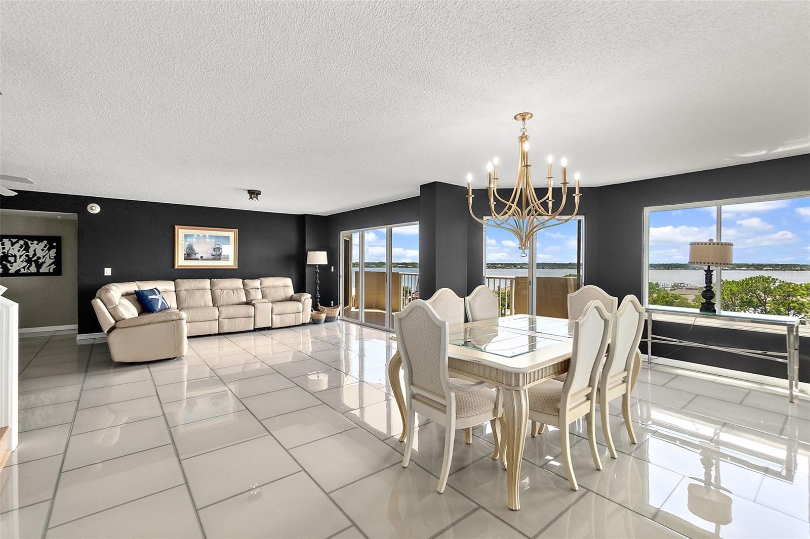 OCEANS CLOVERLEAF CONDO - Residential