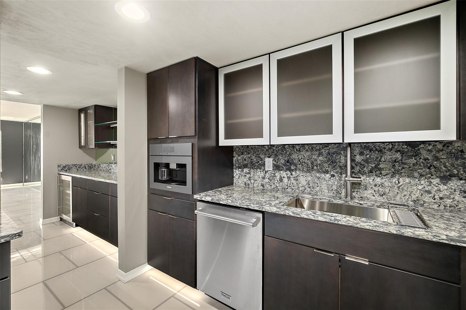 OCEANS CLOVERLEAF CONDO - Residential
