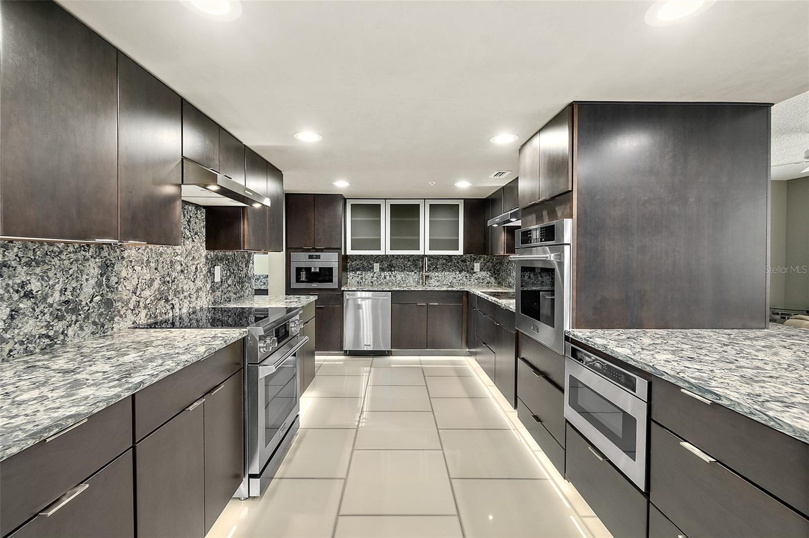 OCEANS CLOVERLEAF CONDO - Residential