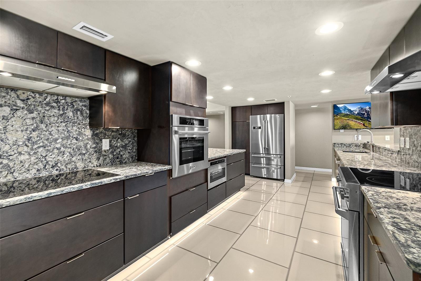 OCEANS CLOVERLEAF CONDO - Residential
