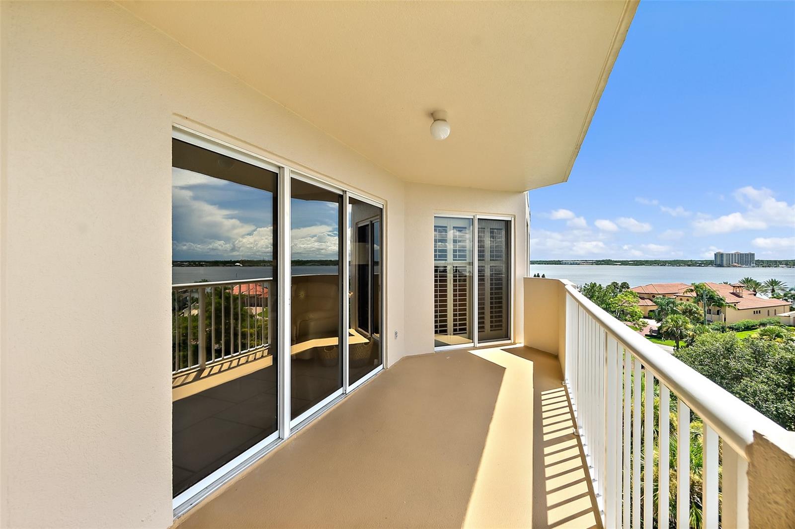 OCEANS CLOVERLEAF CONDO - Residential