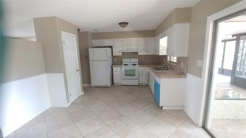 Tiny photo for 5725 SE 3 Place, Ocala, FL 34470 (MLS # OM724702)