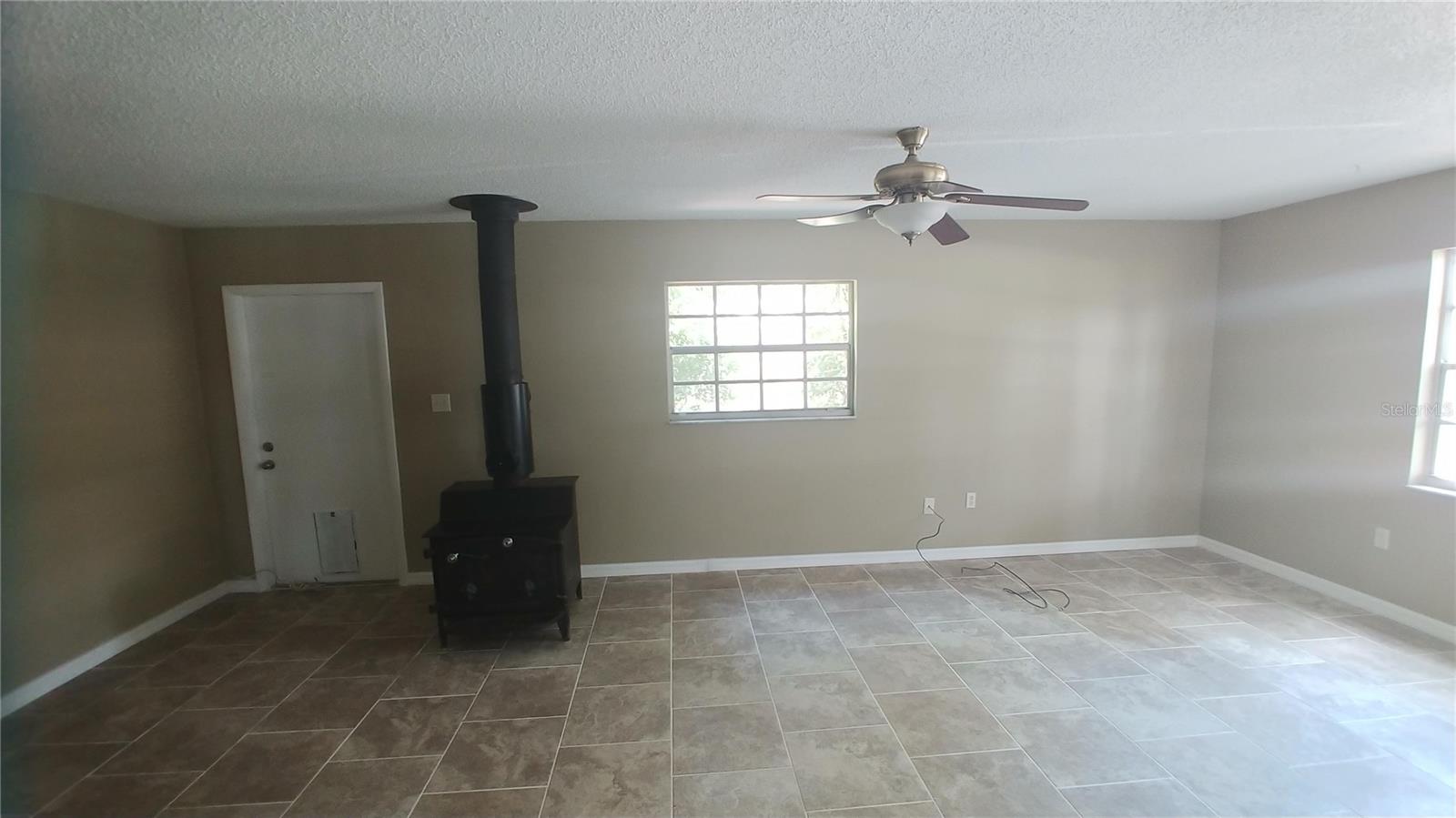 5725 SE 3 PLACE