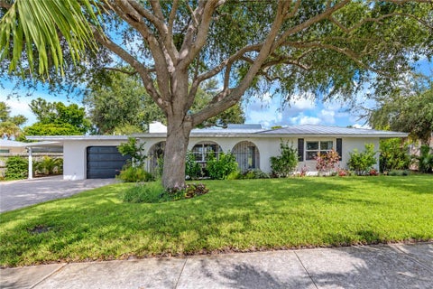 Photo of 324 Beach Road, Venice, FL 34285 (MLS # TB8552746)