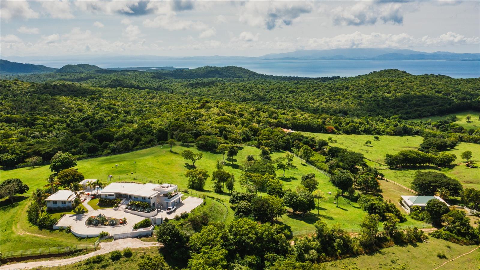 LA LLAVE SECTOR OF PUERTO REAL - Residential