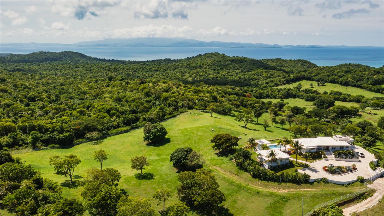 LA LLAVE SECTOR OF PUERTO REAL - Residential