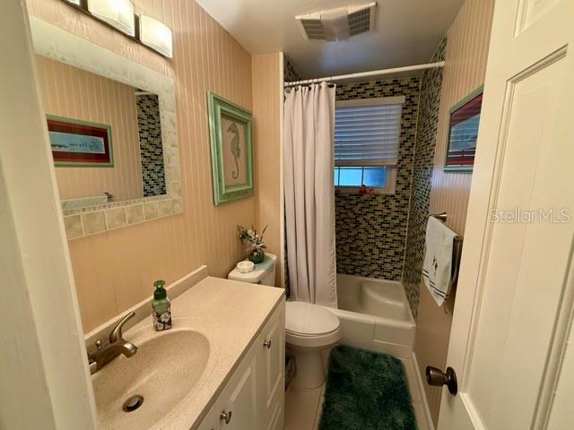 LANDMARK CONDO - Residential Lease