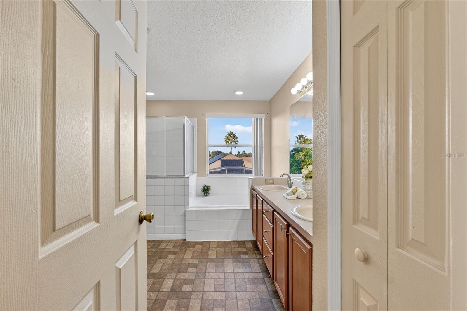 HUNTERS CREEK TR 526 PH 01 - Residential