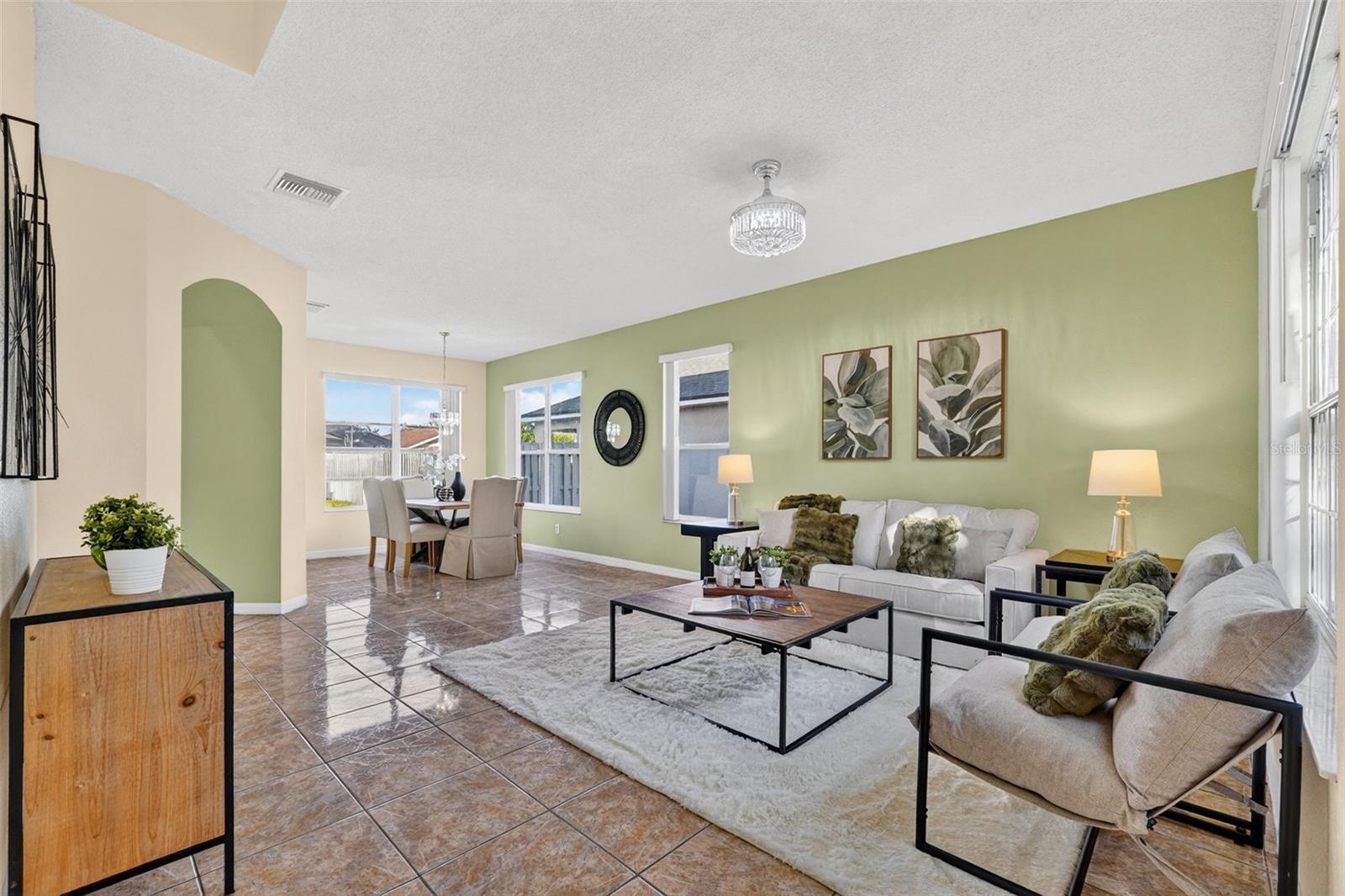 HUNTERS CREEK TR 526 PH 01 - Residential