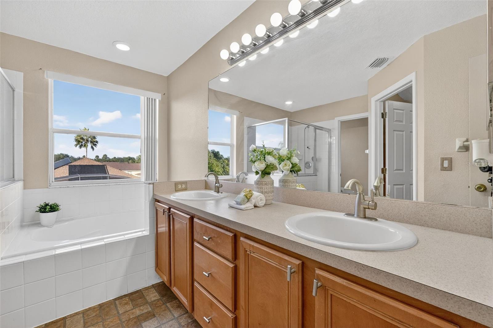 HUNTERS CREEK TR 526 PH 01 - Residential