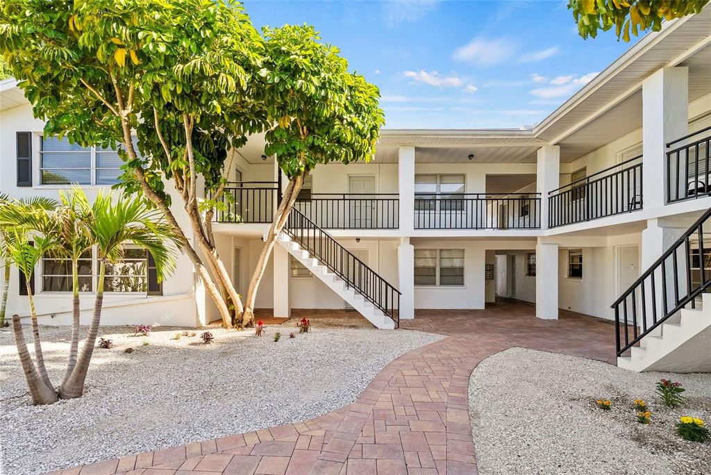 Photo of 3036 6th Avenue N, St Petersburg, FL 33713 (MLS # TB8508235)