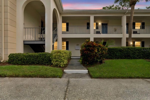 10387 CARROLLWOOD LN APT 303, TAMPA, FL 33618 - Image 5093e2efbb7051eecf5864ebf9c1be7e/1490498145